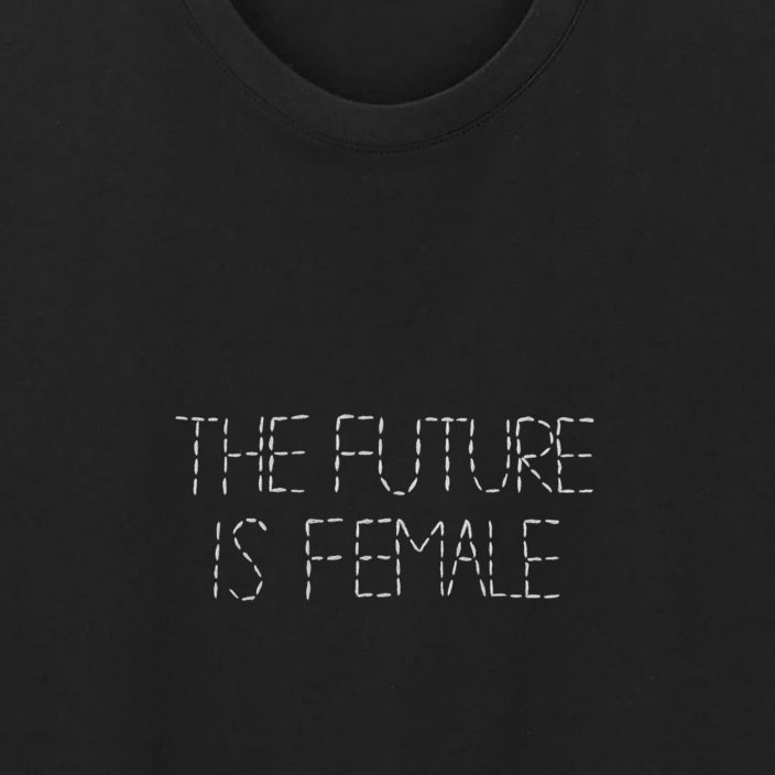 Camiseta Bordada The Future Is Female
