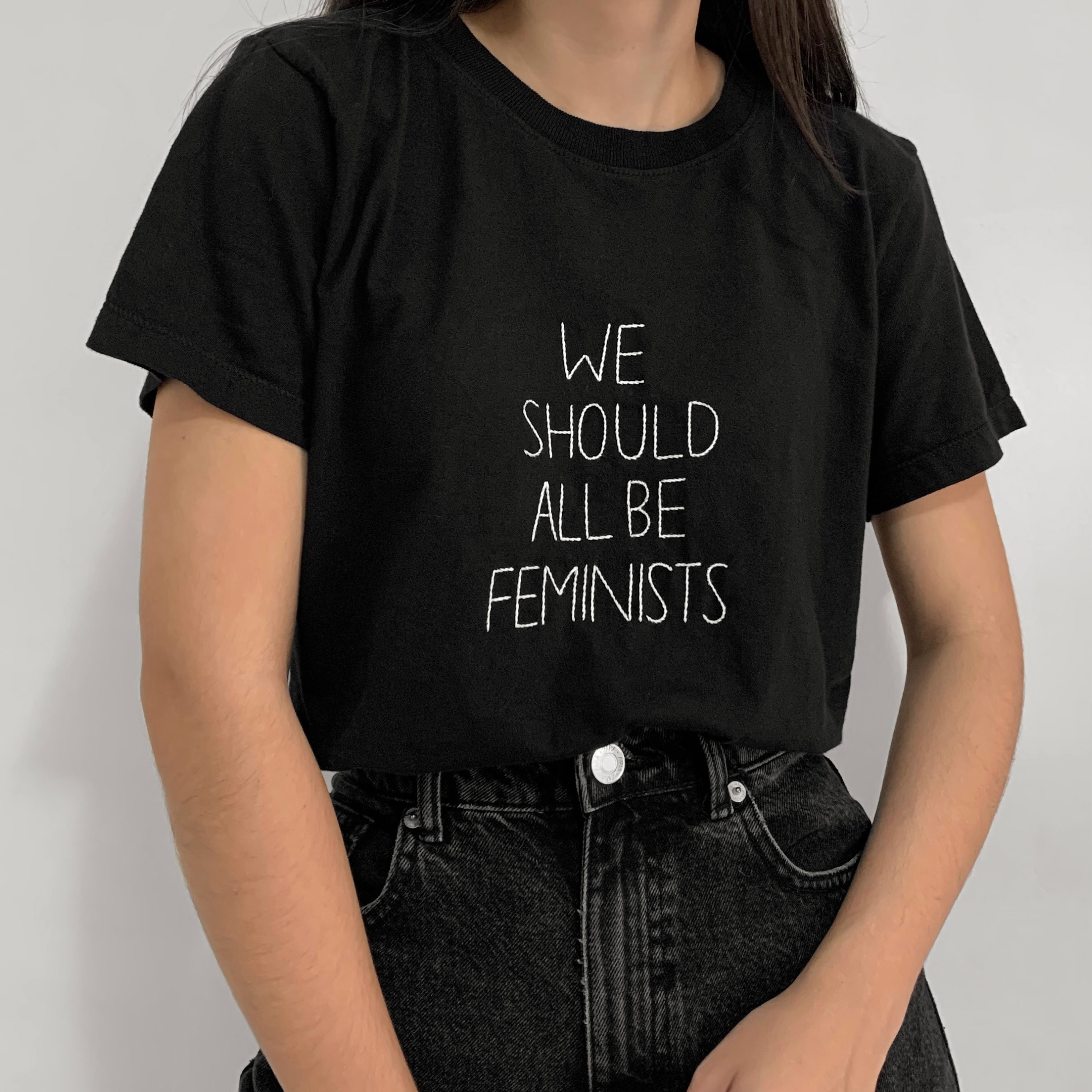 Camiseta Bordada We Should All Be Feminists