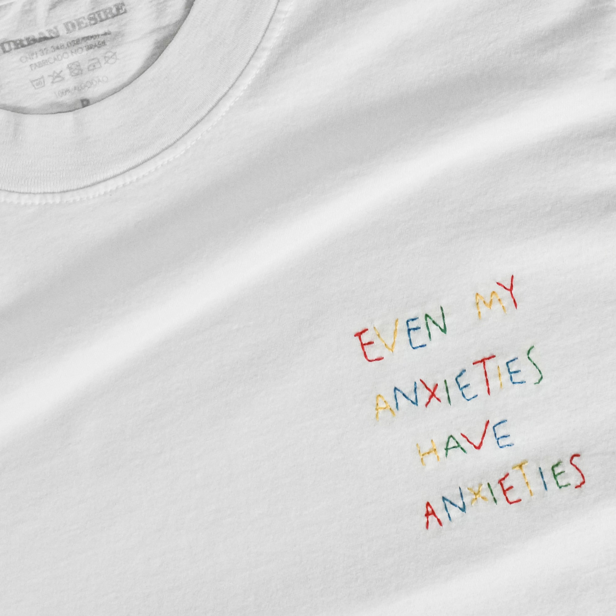 Camiseta Bordada Anxieties